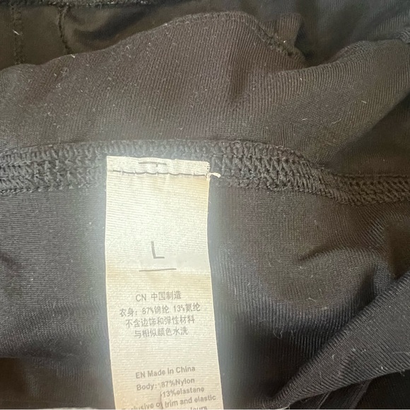 Black  Sportsbra size large - Picture 4 of 4